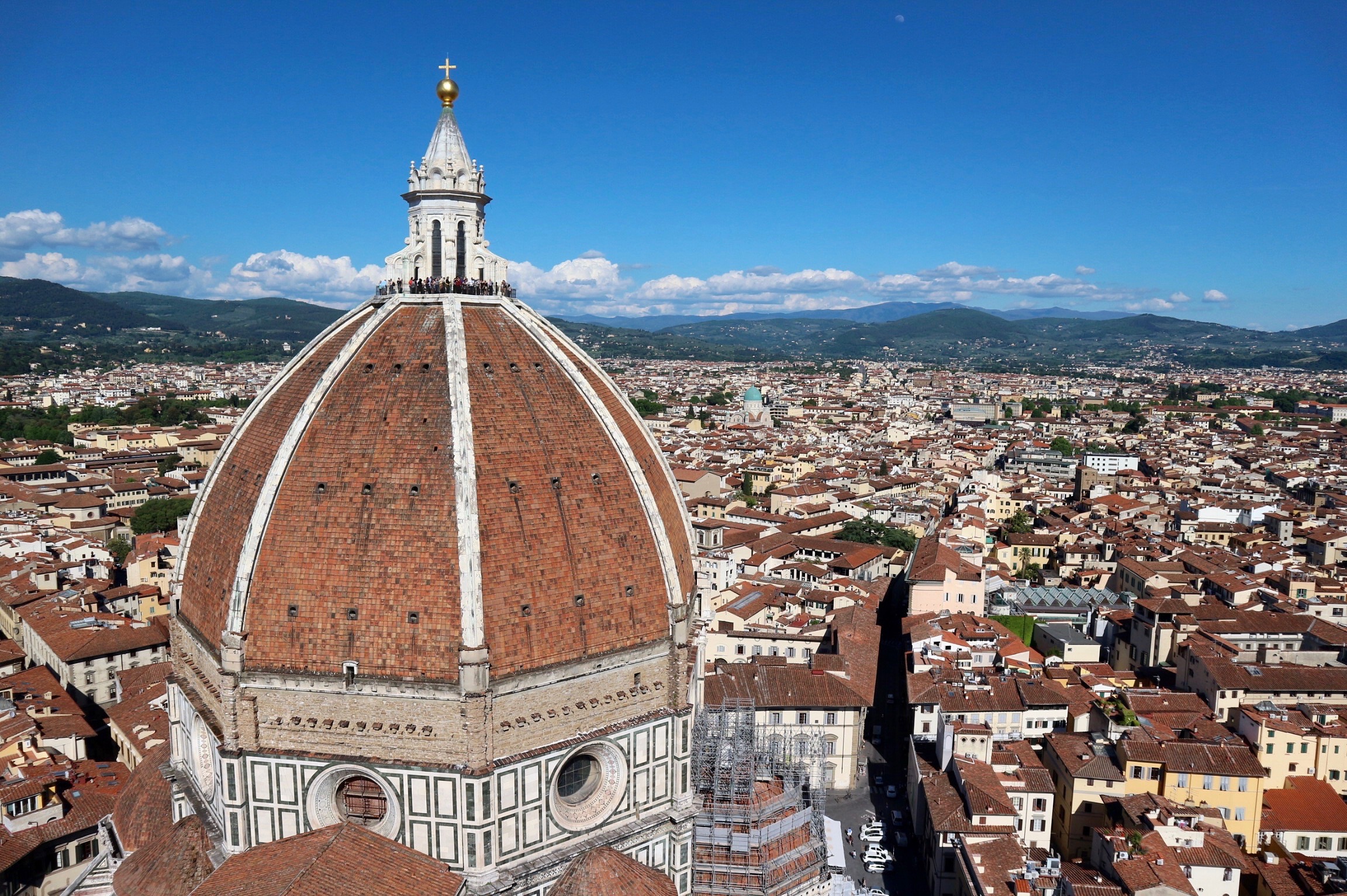 Italy Travel Guide: Florence - Medicine & Manicures