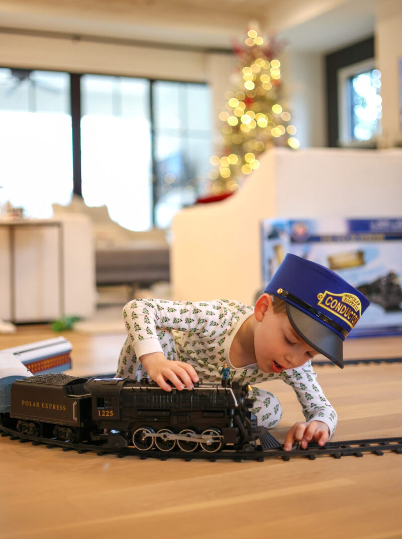 lionel polar express train